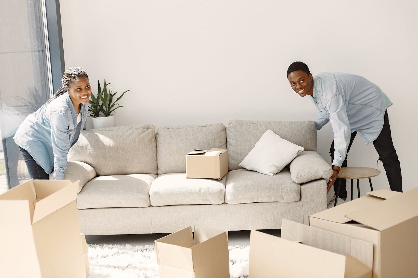 Local Movers Online movers on a job in Atlanta